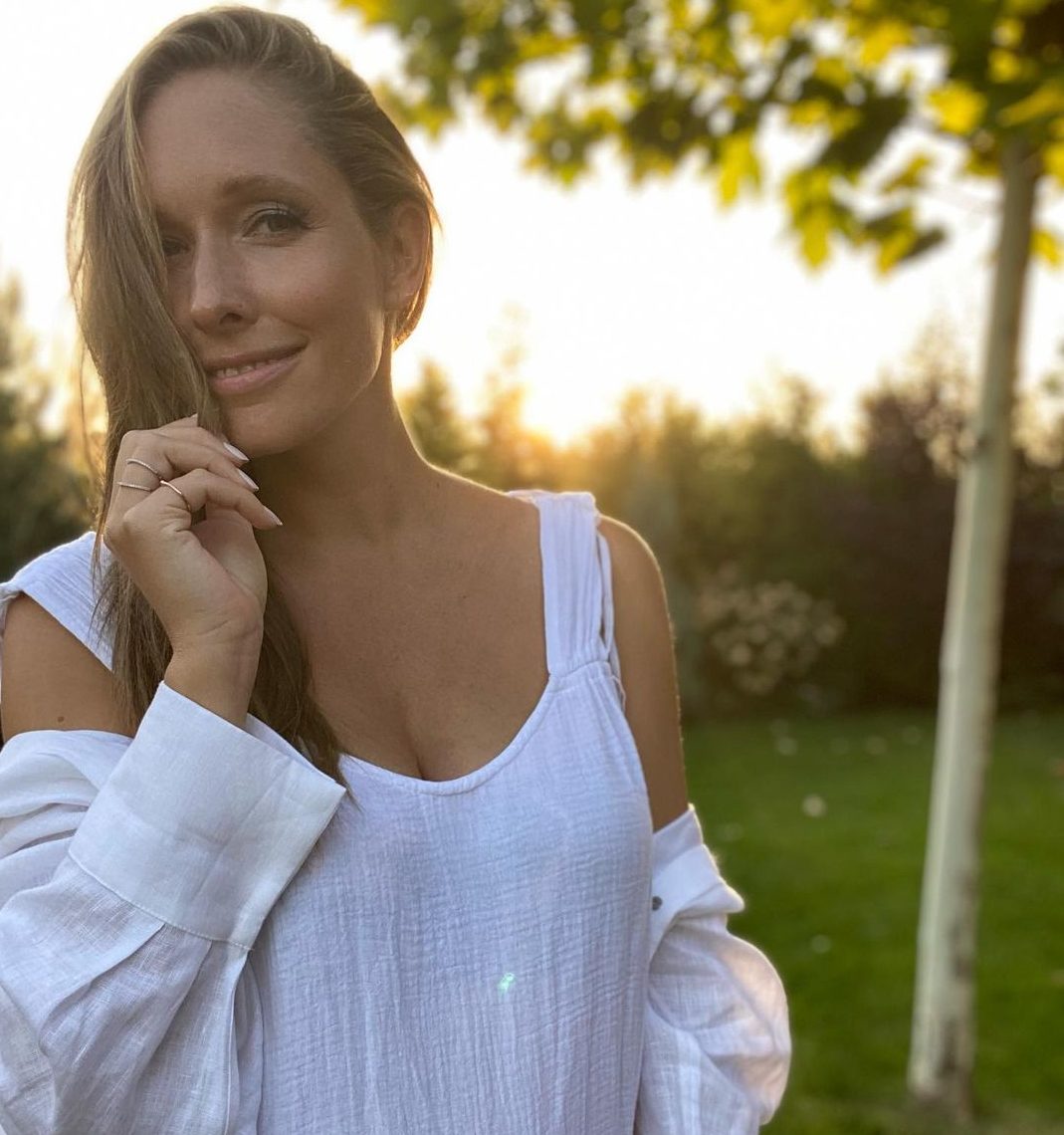 "Ніяк не звикну до декольте": Катя Осадча показала, як змінилася її фігура після третіх пологів