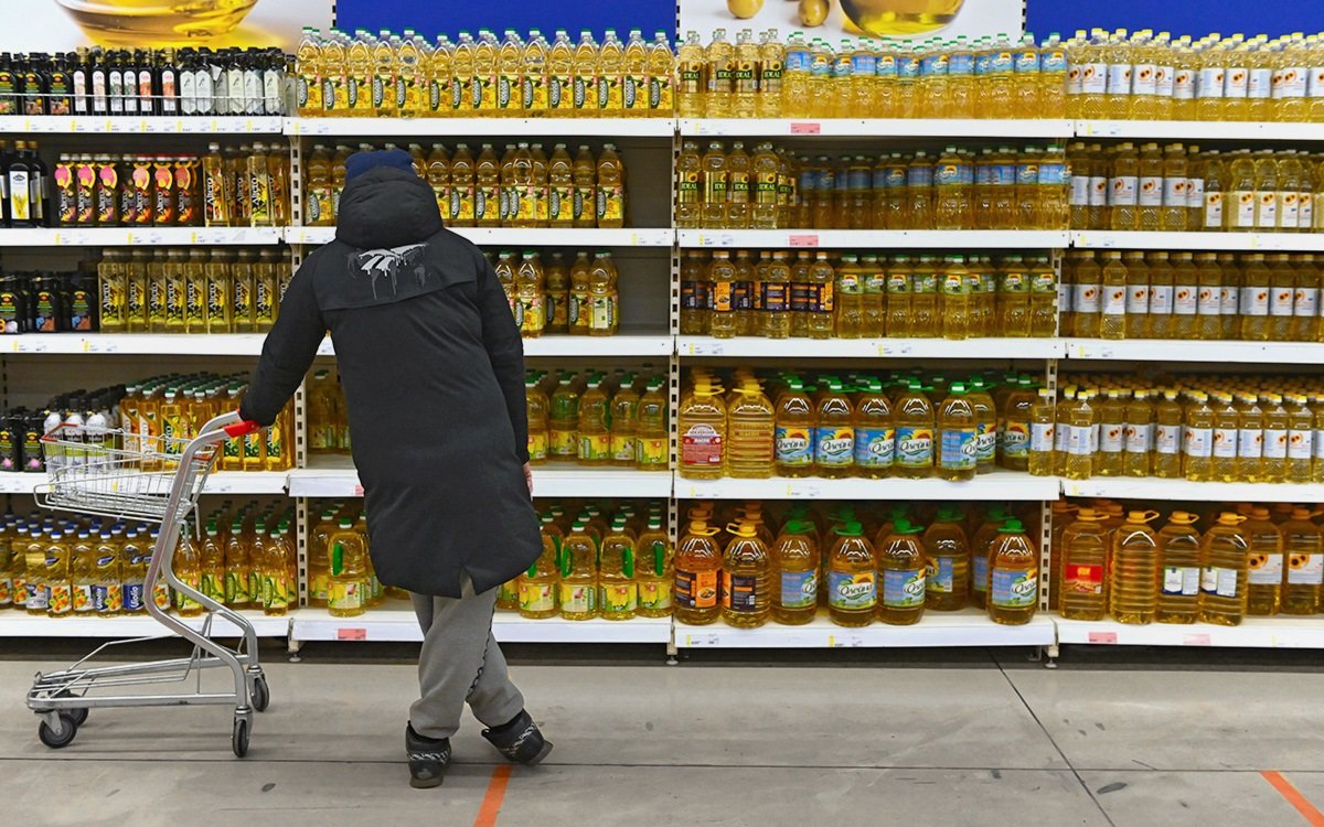 Украинские сети супермаркетов начали снижать цены на подсолнечное масло