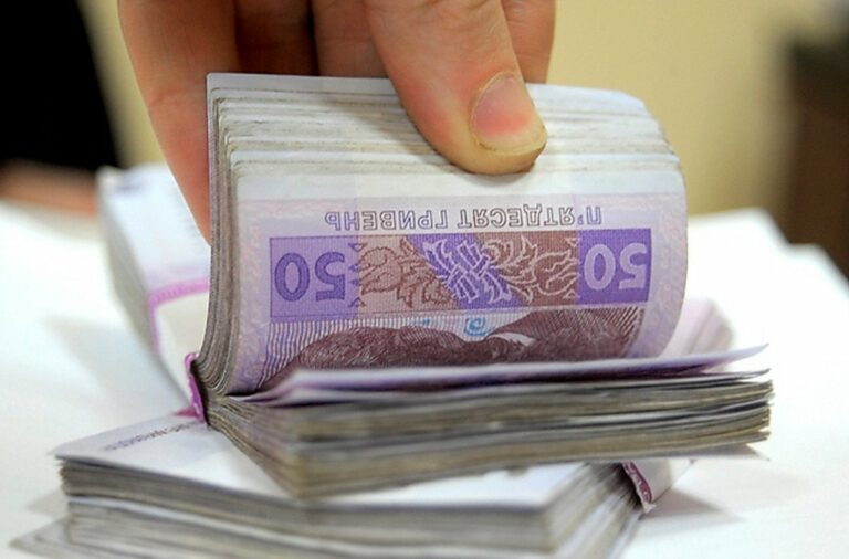 Школьники в Украине смогут ежемесячно получать по 1000 гривен - today.ua