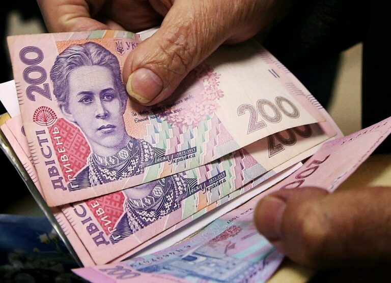 Банкоматы выдают фальшивые гривны: как отличить подделку и что с ней делать - today.ua