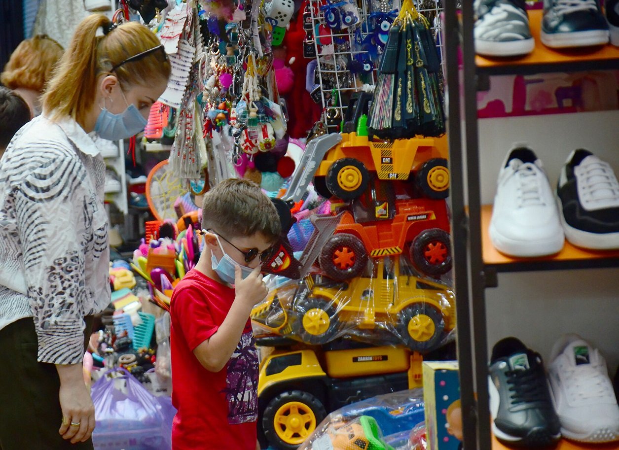 В магазинах по всій Україні виявили десятки тисяч неякісних і небезпечних товарів - today.ua