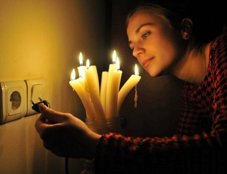Українці можуть взимку залишитися без електрики: як відновити договір з постачальником - today.ua