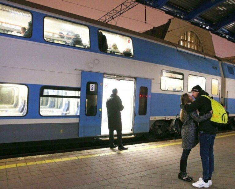 Укрзализныця запустит в ночных поездах новую услугу, которая будет полезна всем украинцам - today.ua