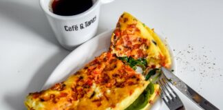 Омлет с тыквой и шпинатом: простой рецепт вкусного осеннего завтрака - today.ua