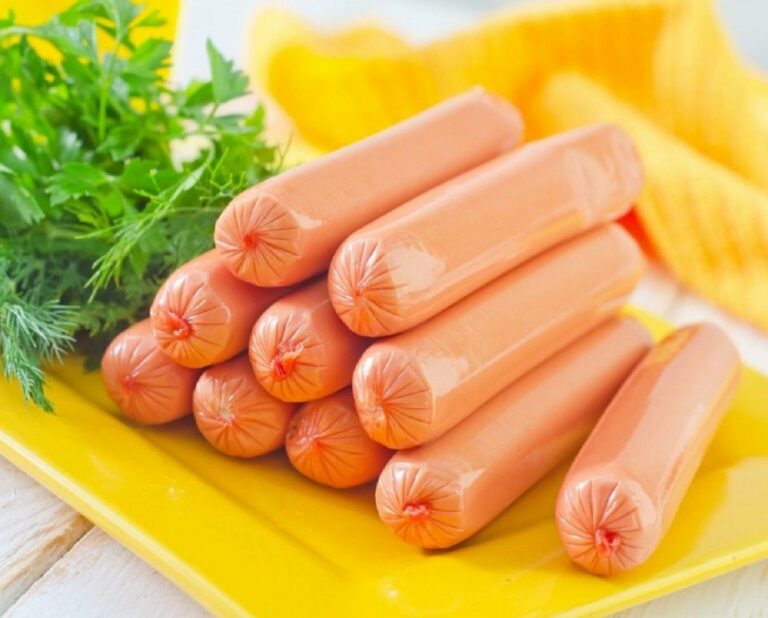 В Украине фальсифицируют детскую колбасу: в продукт добавляют запрещенные компоненты - today.ua