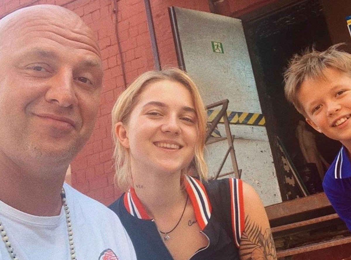 Потап показав свою підрослу пасербицю і ніжно привітав її з днем народження