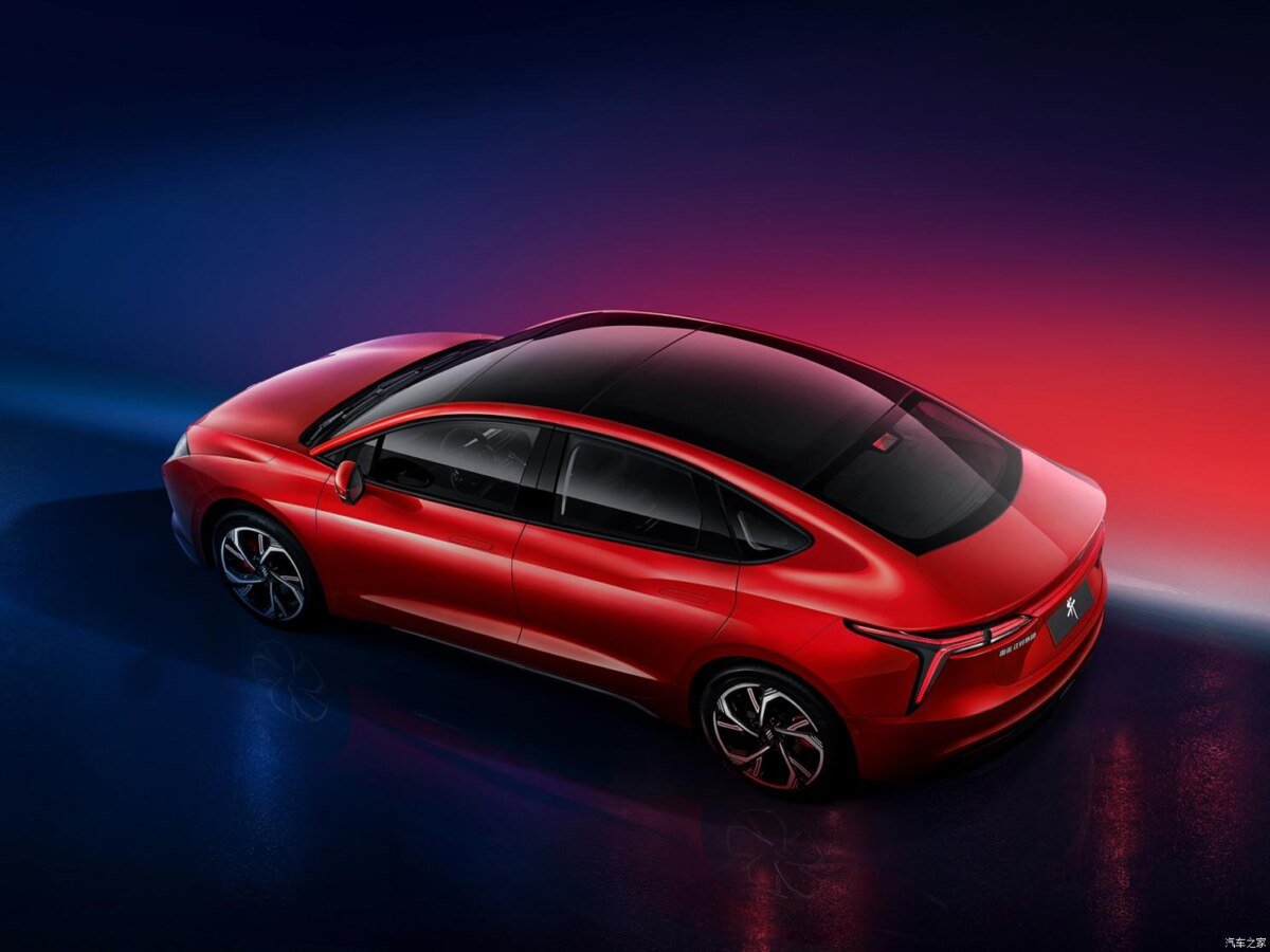 Renault почав продавати новий бюджетний седан - today.ua