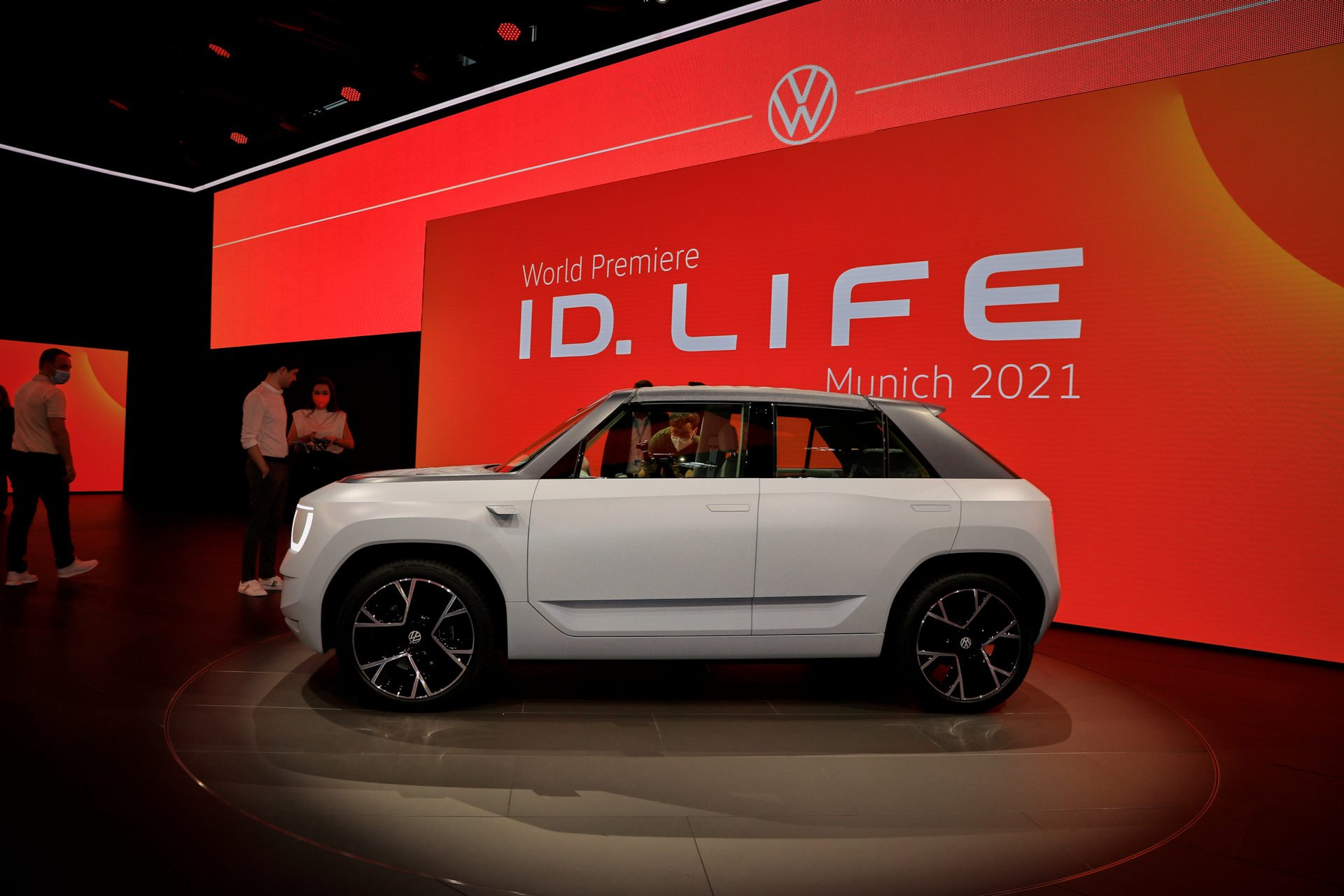 Volkswagen показал электромобиль за 23 000 долларов