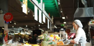 Відому мережу супермаркетів викрили у продажу прострочених продуктів харчування - today.ua