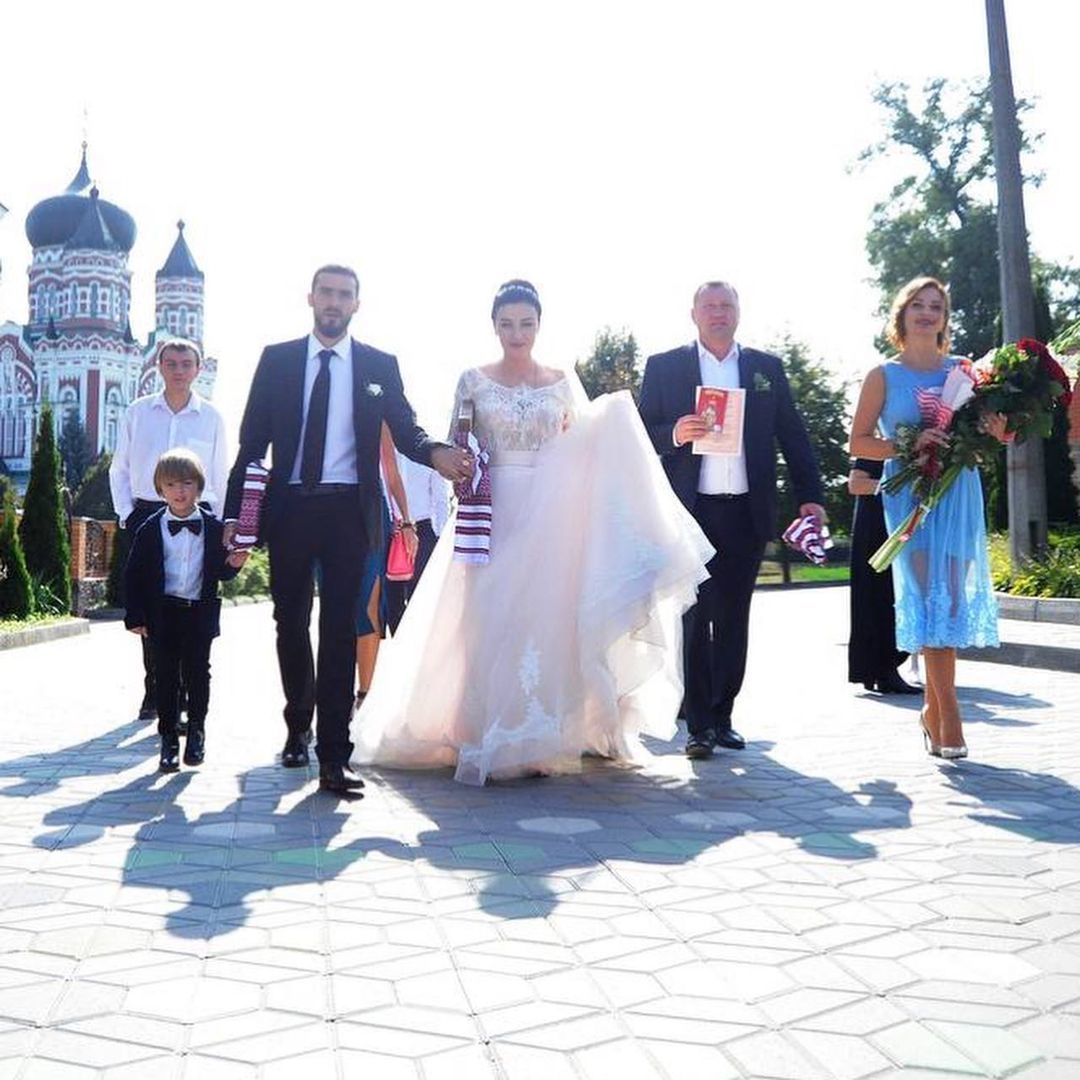 Анастасия Приходько нежно поздравила мужа со второй годовщиной венчания
