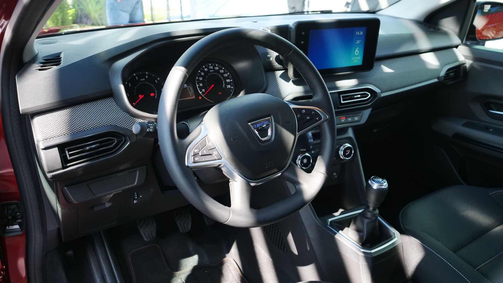 Найдешевший 7-місний автомобіль: Dacia представила Jogger