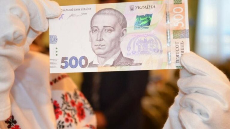 В Украине стали чаще встречаться фальшивые гривны: как распознать поддельную купюру - today.ua