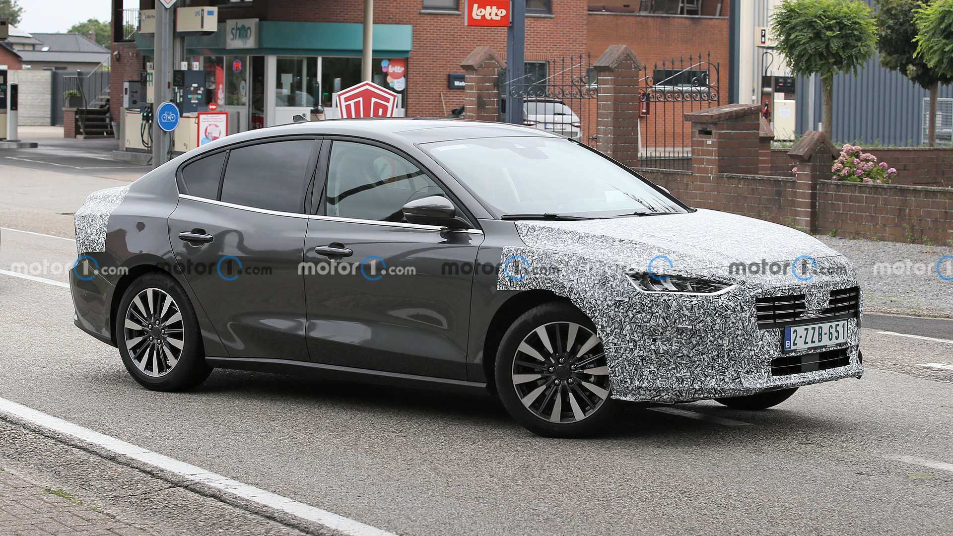 В Европе тестируют обновленный седан Ford Focus