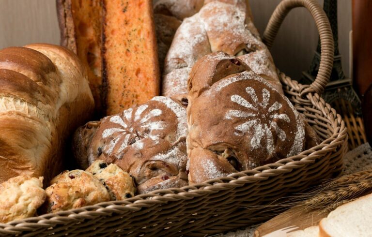 В Україні зібрали рекордний урожай зерна, але хліб продовжить дорожчати: ціни наблизяться до світового рівня - today.ua