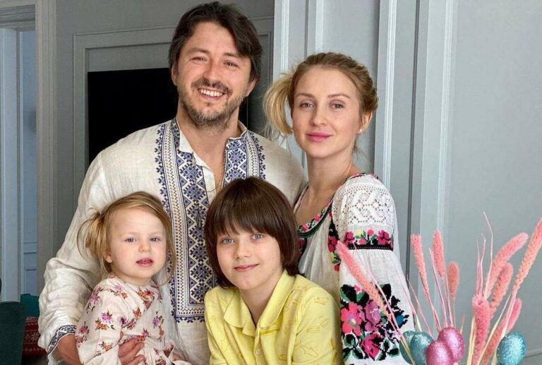 Сергій Притула похвалився рідкісним фото з трьома підрослими дітьми - today.ua