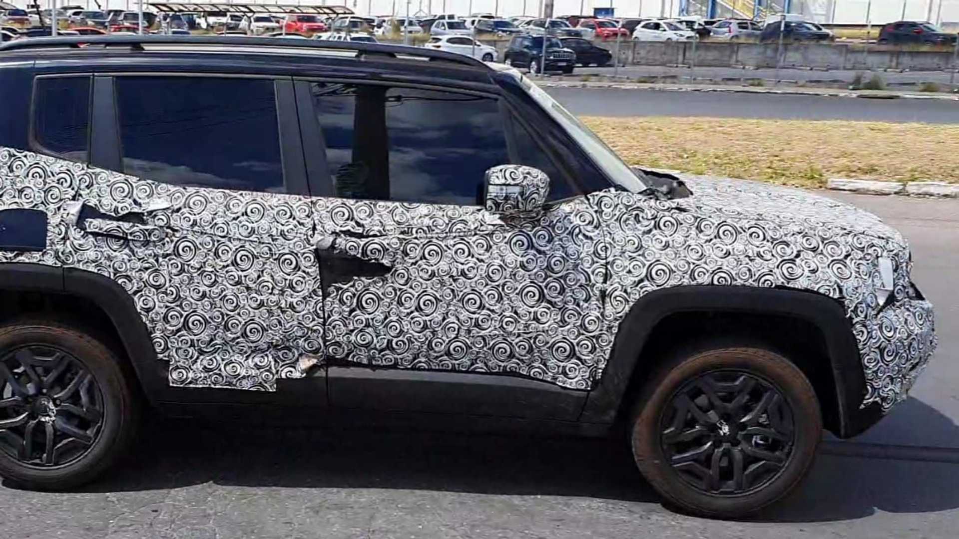 Обновленный Jeep Renegade заметили во время тестов