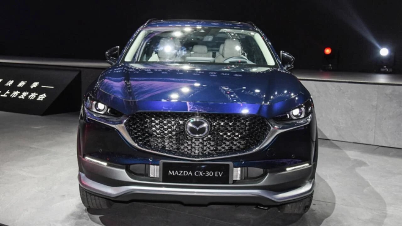Mazda почала продавати новий електричний кросовер