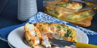 Омлет с рыбной начинкой и сыром: рецепт сытного блюда на завтрак для всей семьи - today.ua