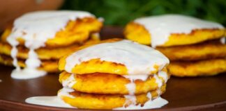 Гарбузові оладки з сиром: рецепт легкої та корисної страви на сніданок або вечерю - today.ua