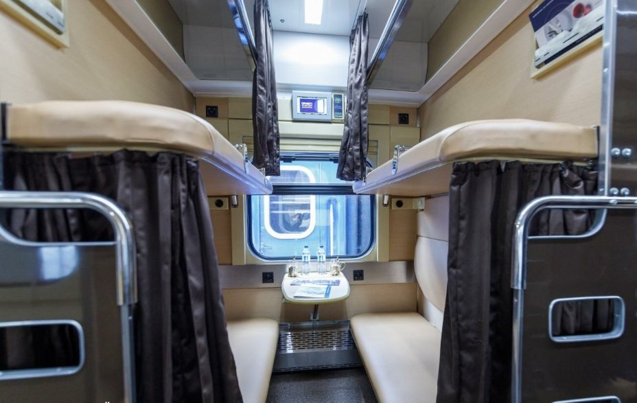 Укрзализныця готовит к запуску новые плацкартные вагоны: что необычного появится для пассажиров