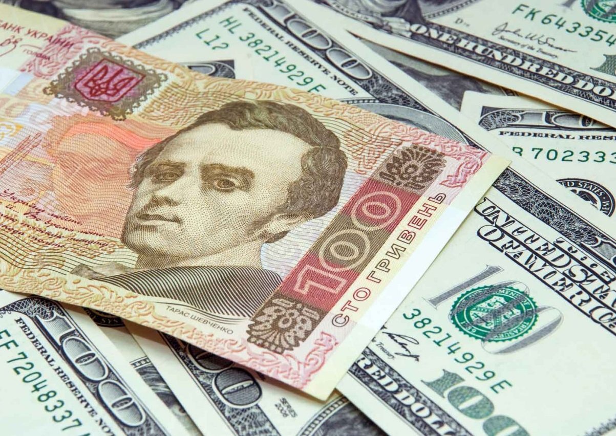 Инфляция и доллар по 28 гривен: украинцам рассказали, чего ожидать в декабре
