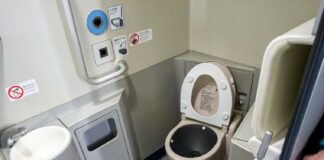 Укрзалізниця витратить десятки мільйонів гривень на заміну туалетів у пасажирських поїздах - today.ua