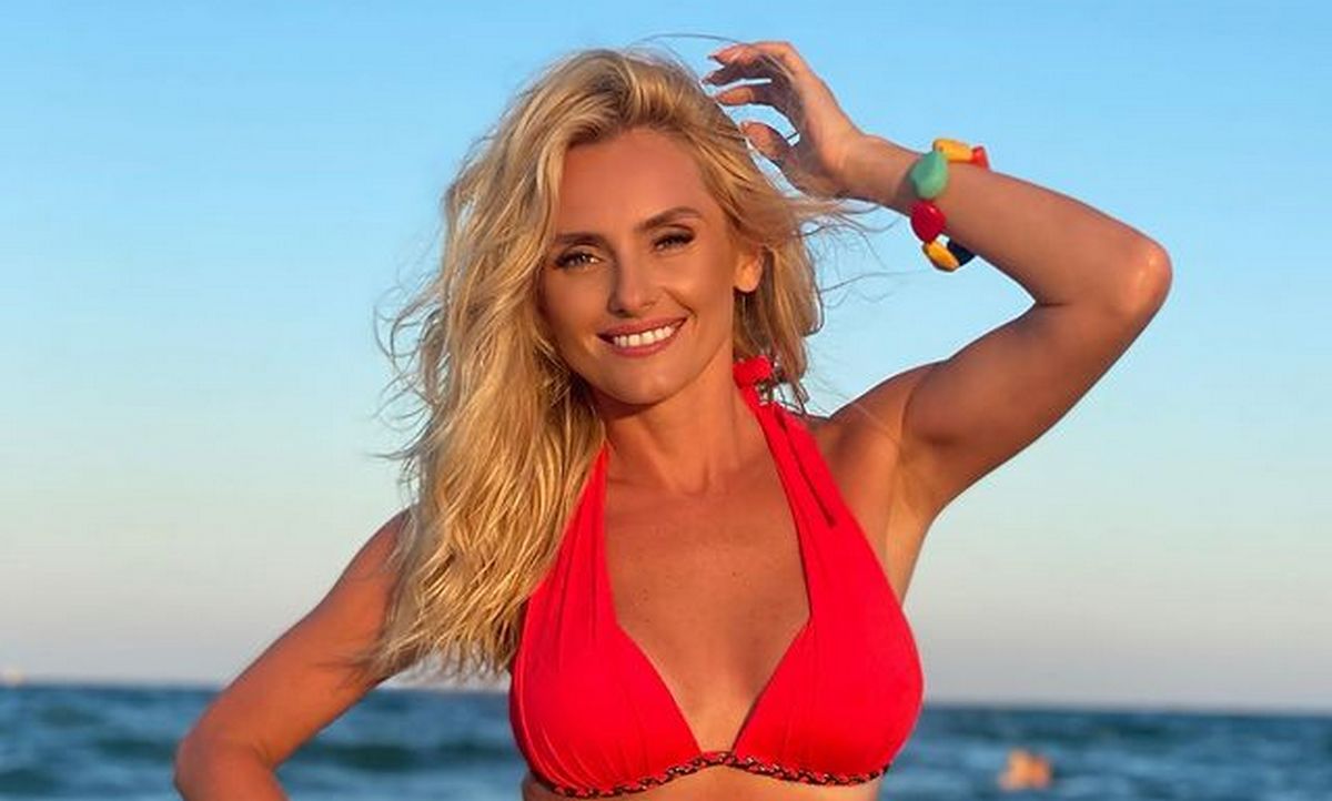 Ирина Федишин в крошечном бикини сверкнула пышными формами - today.ua