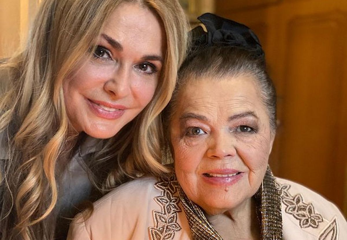 Рік без мами: Ольга Сумська показала рідкісне спільне фото з Ганною Іванівною - today.ua