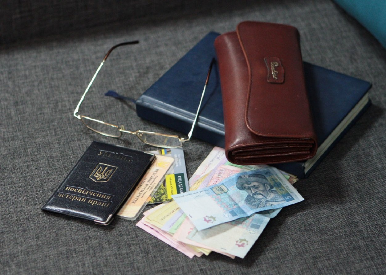 Пенсии в Украине пересчитают задним числом: кто получит прибавку к ежемесячным выплатам от ПФУ