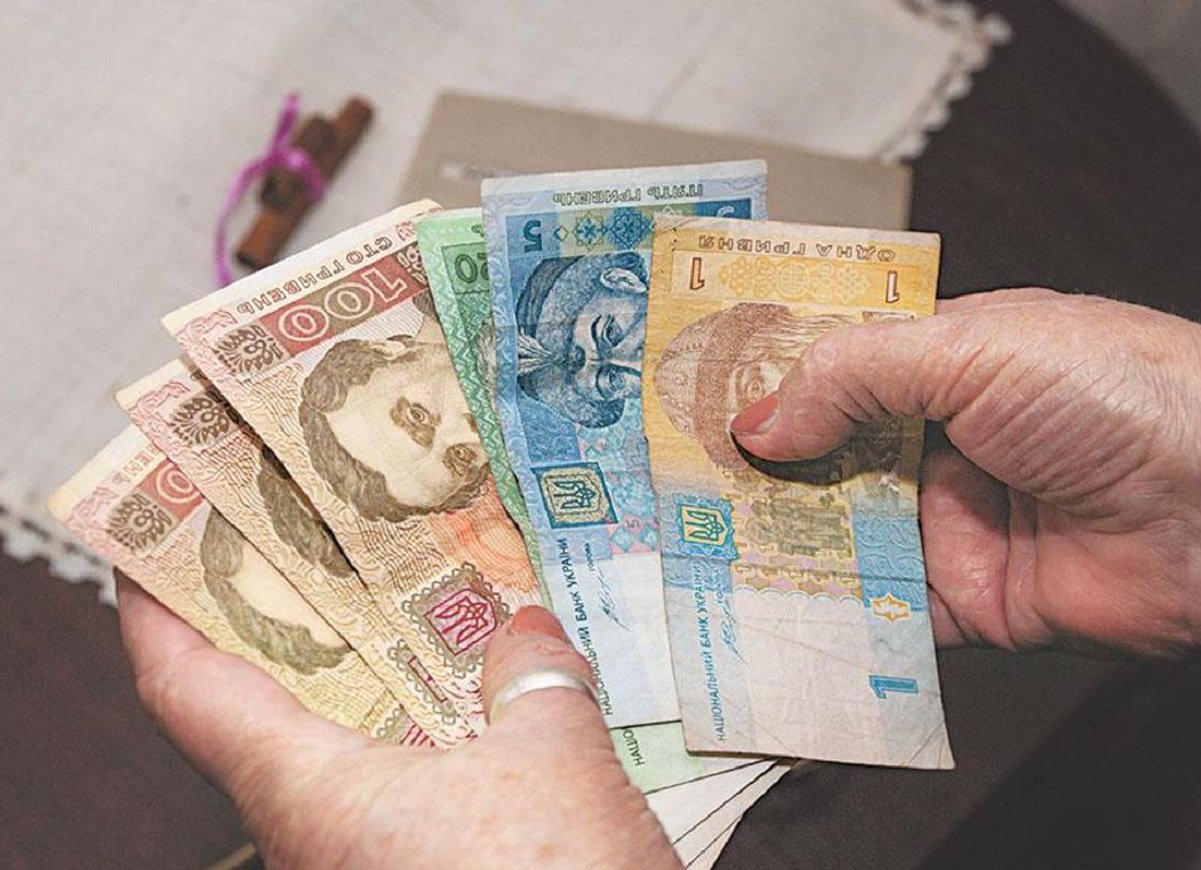 Названы категории пенсионеров, которым в октябре повысят пенсии на 300-400 гривен - today.ua