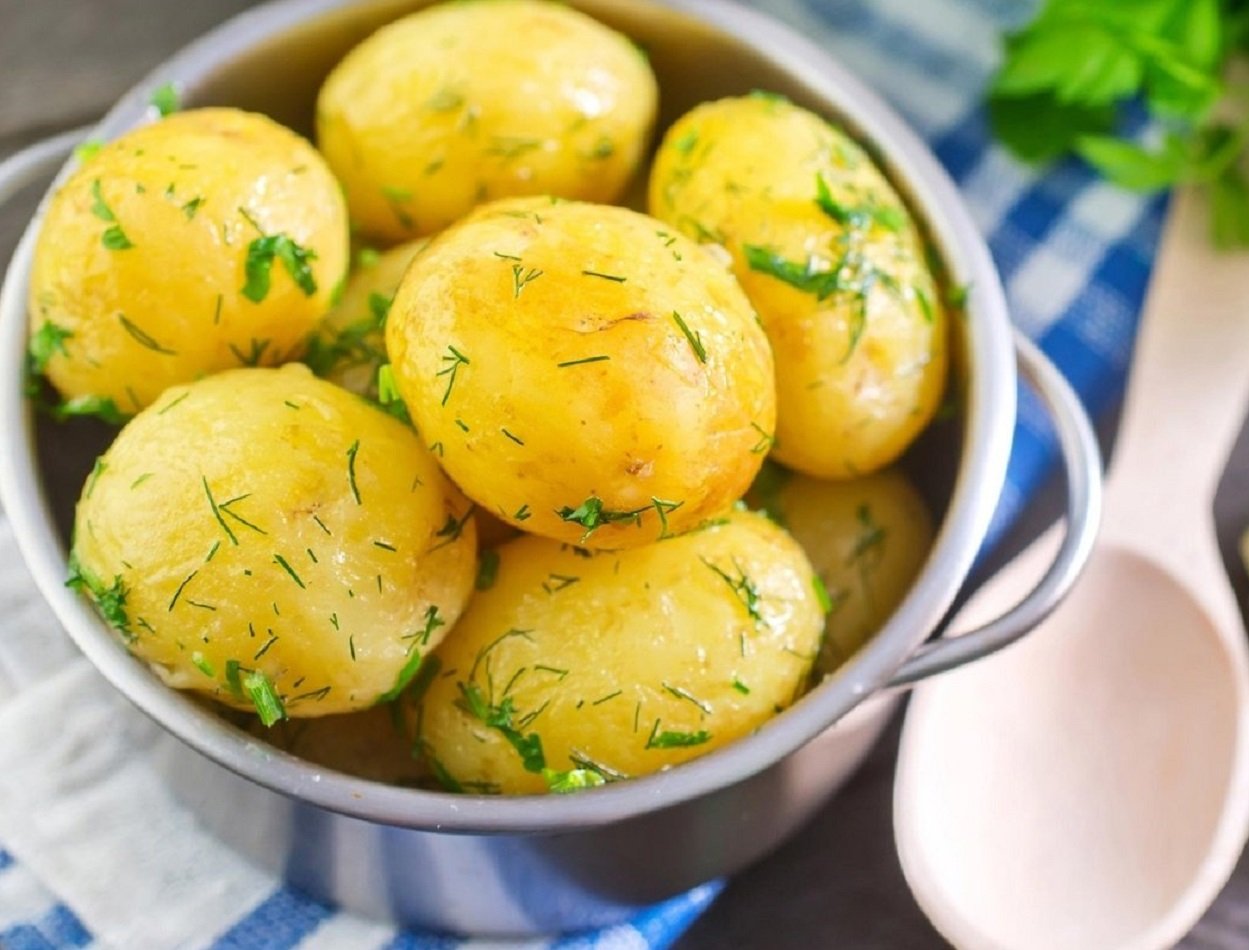 Коли слід солити відварну картоплю, щоб страва вийшла смачною і корисною - today.ua