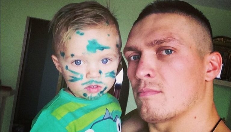 Александр Усик показал редкое фото со старшим сыном - today.ua
