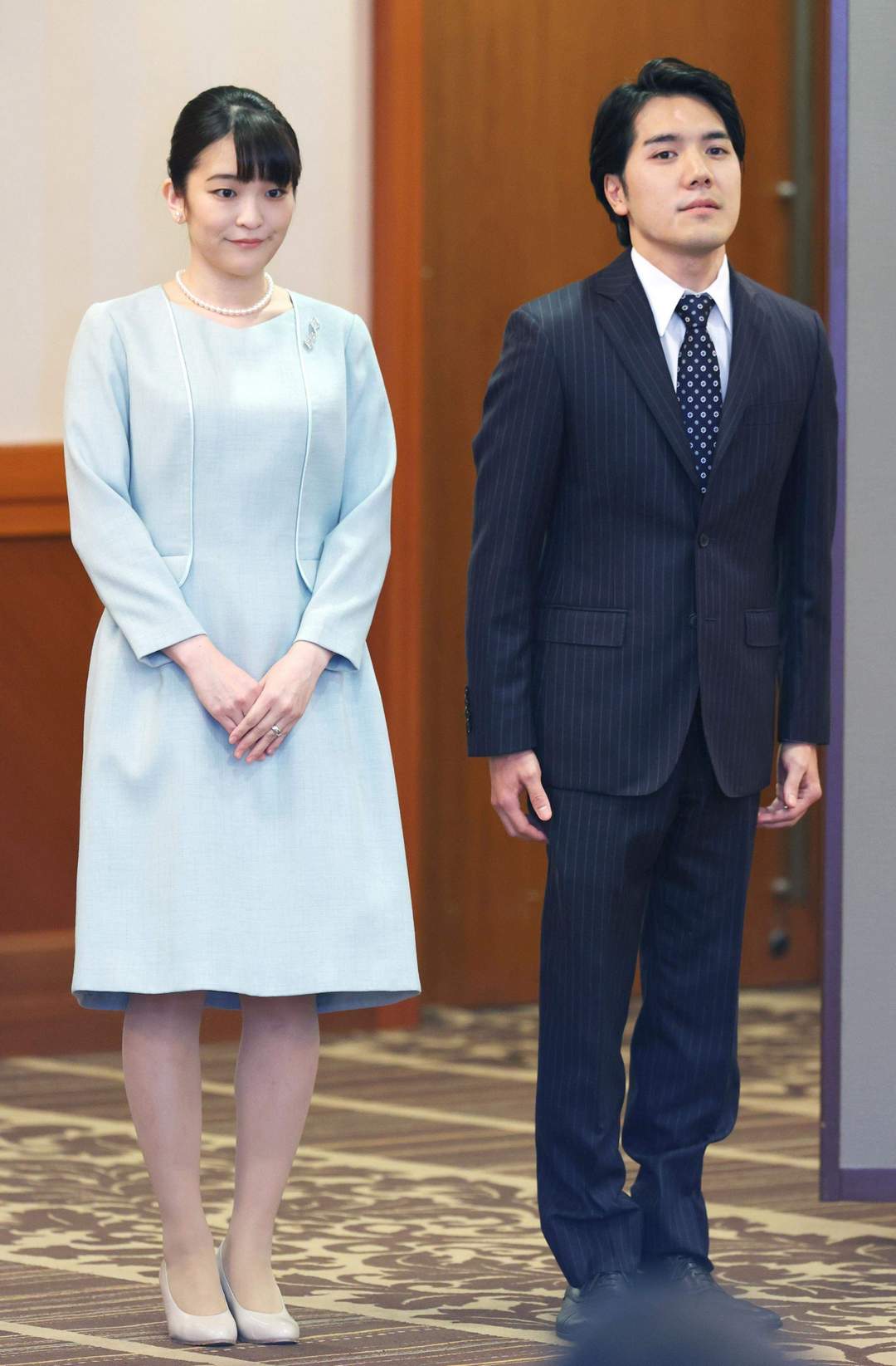 Без титула и наследства: японская принцесса Мако лишилась всего, выйдя замуж за простолюдина