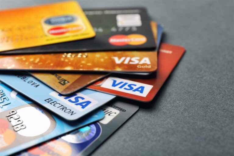 ПриватБанк, Ощадбанк и другие изменят кредитные лимиты и условия пользования кредитными картами - today.ua