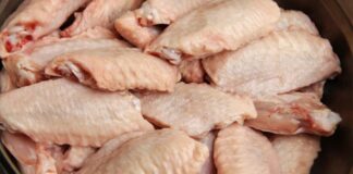 Прострочена курятина: як відрізнити свіже м'ясо від того, що залежало - today.ua