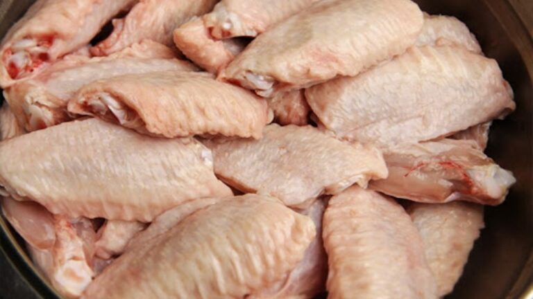 Прострочена курятина: як відрізнити свіже м'ясо від того, що залежало - today.ua