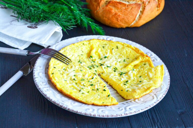Идеальный омлет: простой рецепт завтрака из двух главных ингредиентов - today.ua