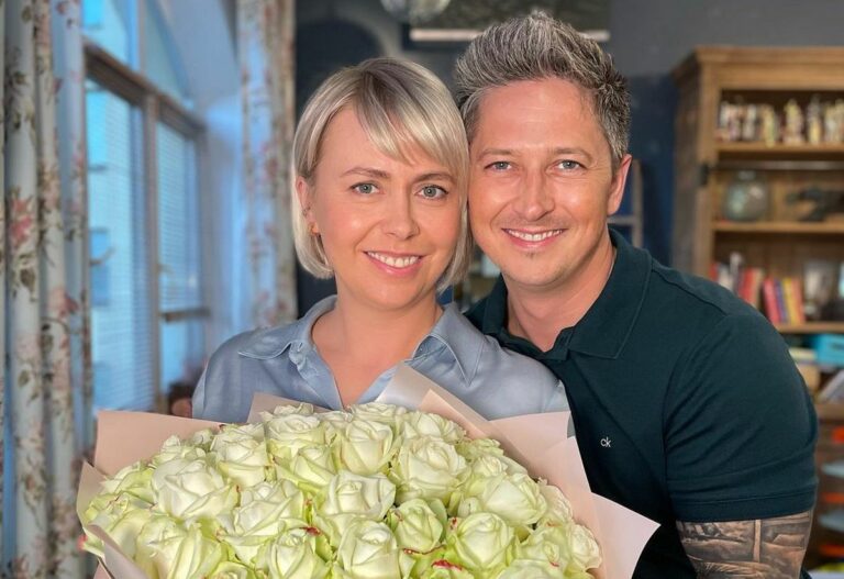 Олександр Педан показав ніжні фото з дружиною в день бірюзового весілля - today.ua