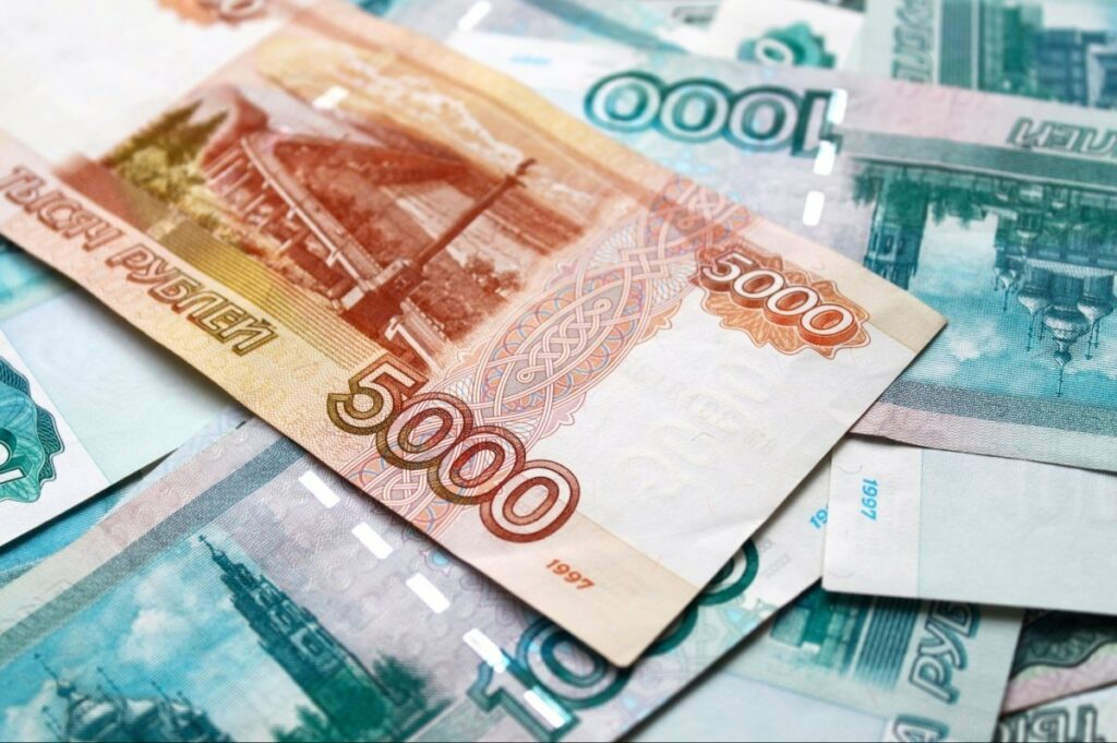 В Украине запретили класть деньги на депозиты российскими рублями
