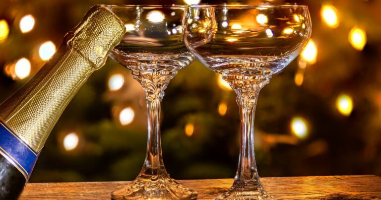 Новий рік без шампанського: українці можуть залишитися без головного атрибуту святкового застілля - today.ua