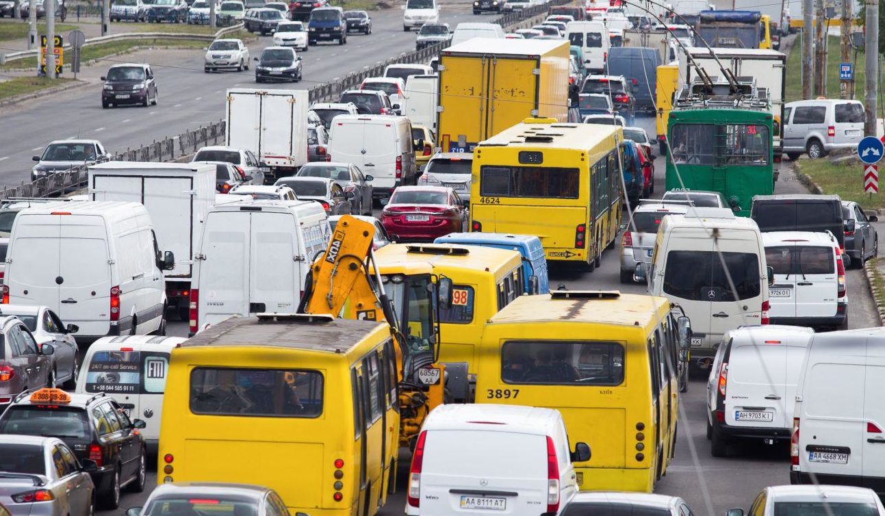 Общественный транспорт в Украине частично приостановился: перевозчики требуют повышения тарифов на 80%