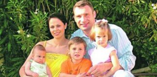 Выше на две головы: бывшая жена Кличко показала редкое фото их младшего сына - today.ua