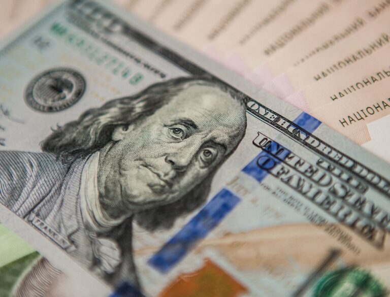 “Причин для укрепления гривны нет“: финансисты прогнозируют стремительный рост курса доллара - today.ua