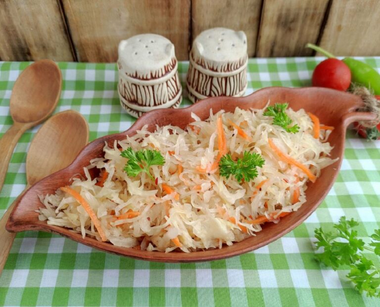 Квашена капуста в пакеті: найпростіший рецепт смачного вітамінного салату - today.ua