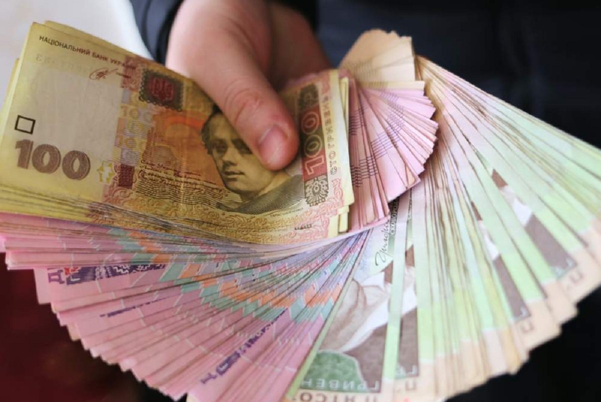 Безработным украинцам выделят по 100 тысяч гривен из бюджета