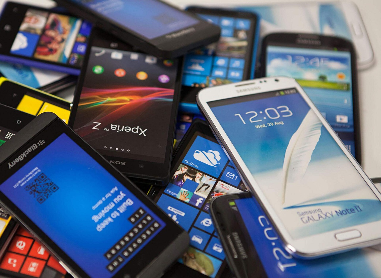Названы три признака, что старый мобильный телефон стал опасным