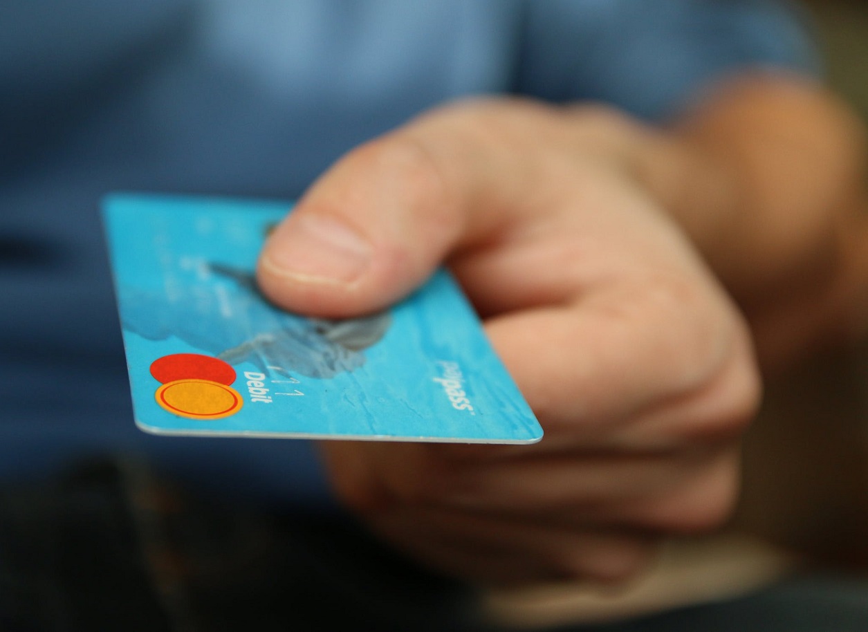 Обнародован полный список банков, в которых украинцы могут получать пенсии