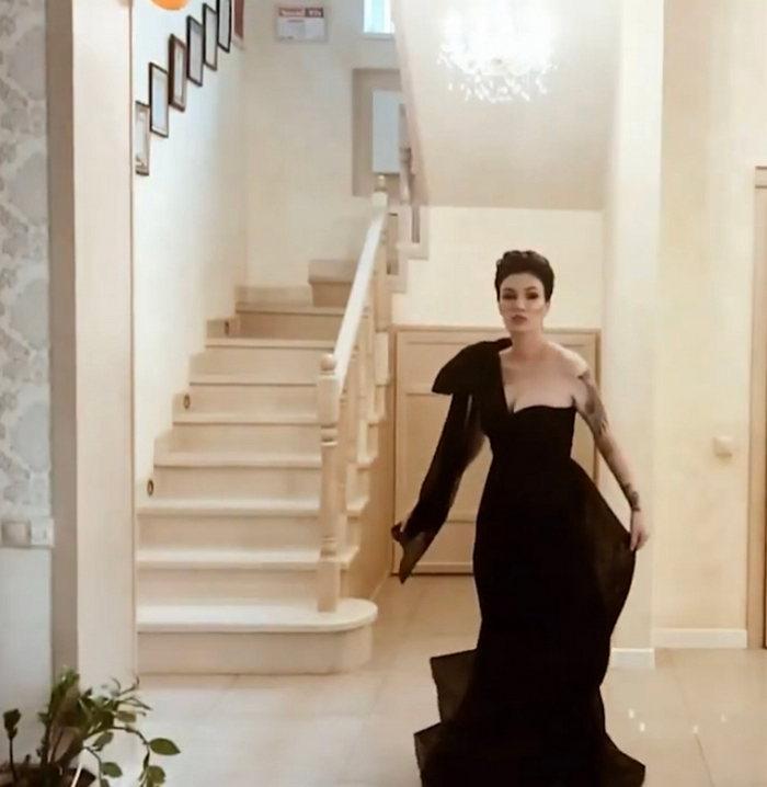 Анастасия Приходько показала свой роскошный особняк под Киевом за 7 миллионов гривен
