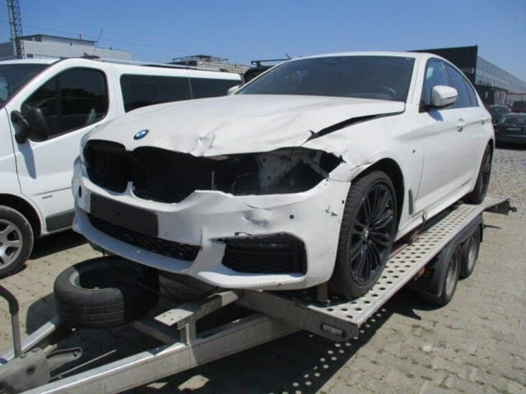 Украинская таможня забрала битый BMW из-за заниженной стоимости - today.ua