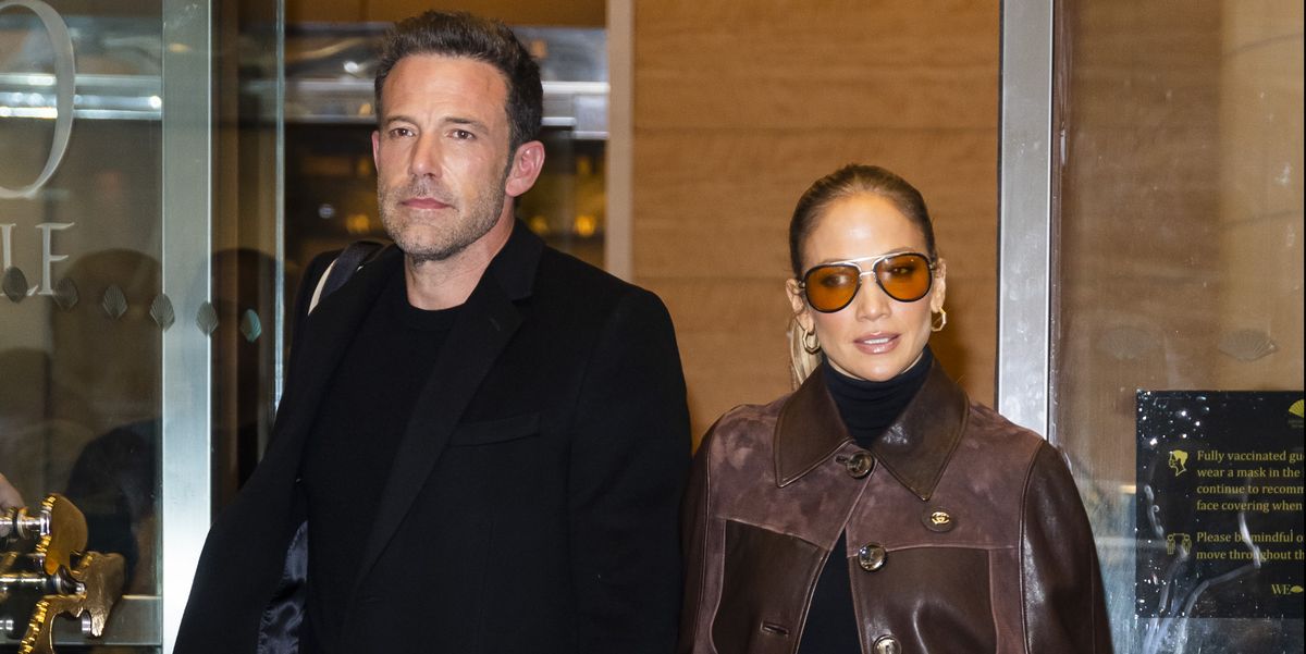 Дженніфер Лопес у помаранчевій мінісукні та трендовій шубі засвітилася на дні народження подруги разом з Аффлеком - today.ua